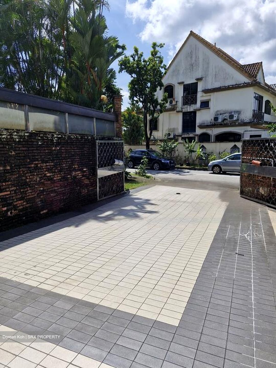 Hillview Garden Estate (D23), Semi-Detached #456762951